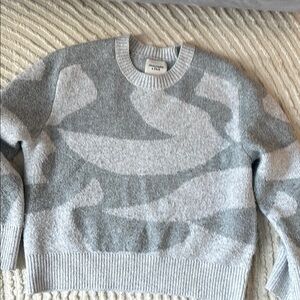 Abercrombie & Fitch Gray Camouflage Crew Neck Sweater